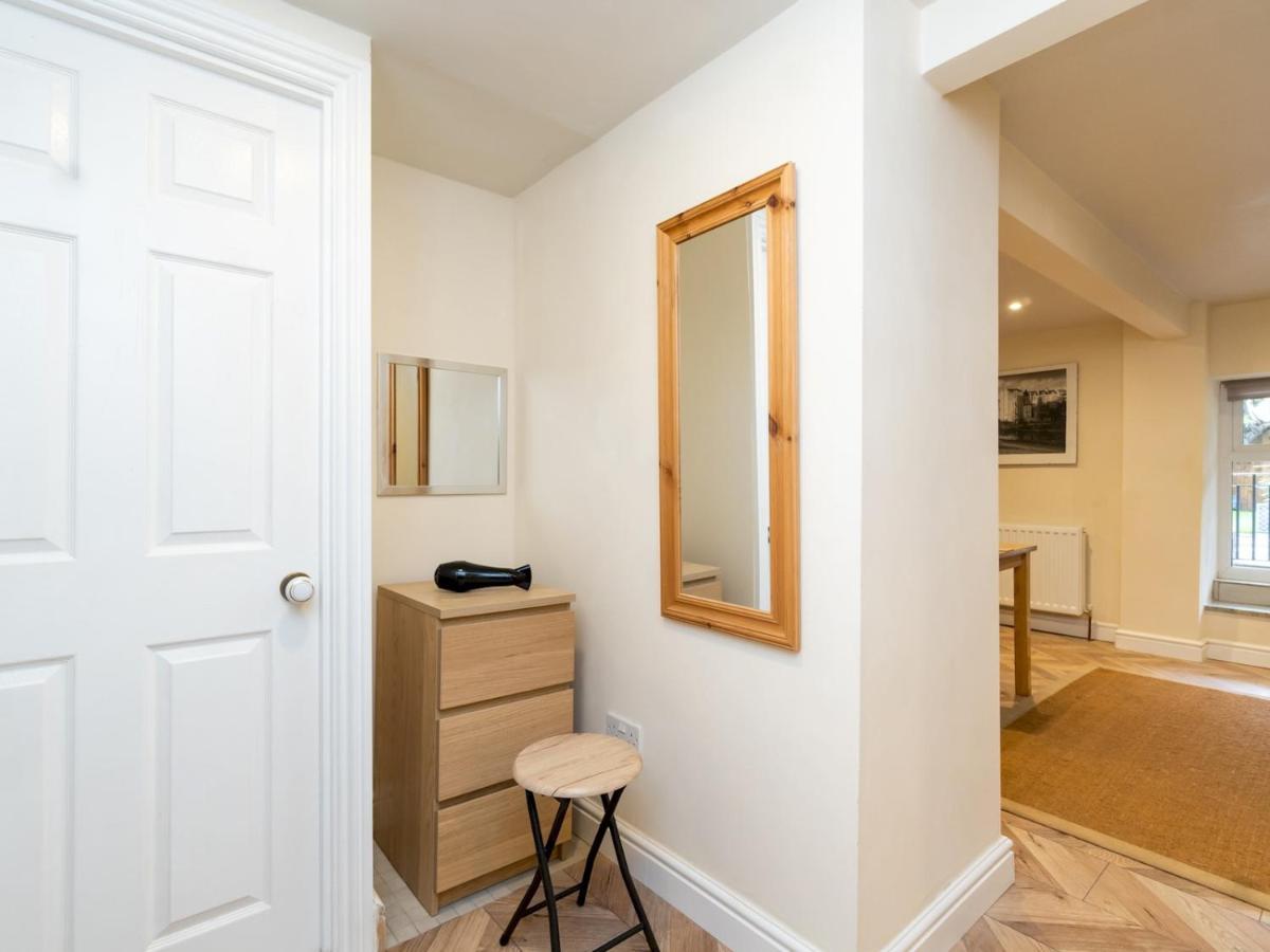 Pass The Keys Lovely 1 Bed Apartment With Free Parking Bath Exterior photo